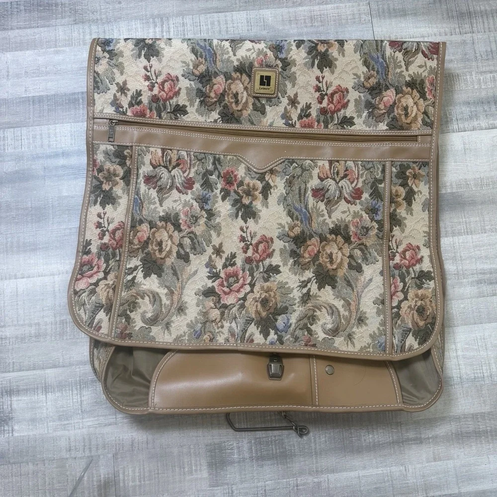 RARE Vintage 80s LEISURE Tapestry Garment And Carry On bag Bundle Of 2!!!